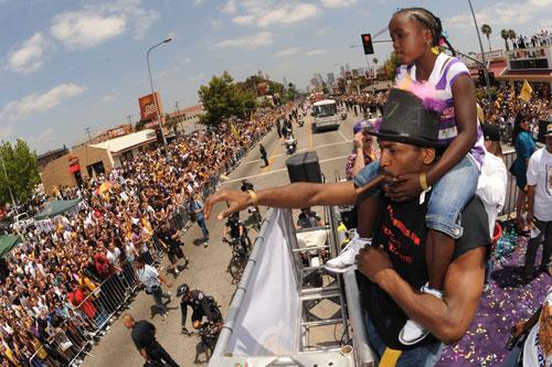 当年万里觅封侯_人均莫话封侯事(3)