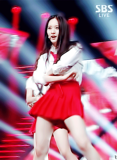 《不冷笑话》第1426期:在老公床头柜发现一件黑色连体