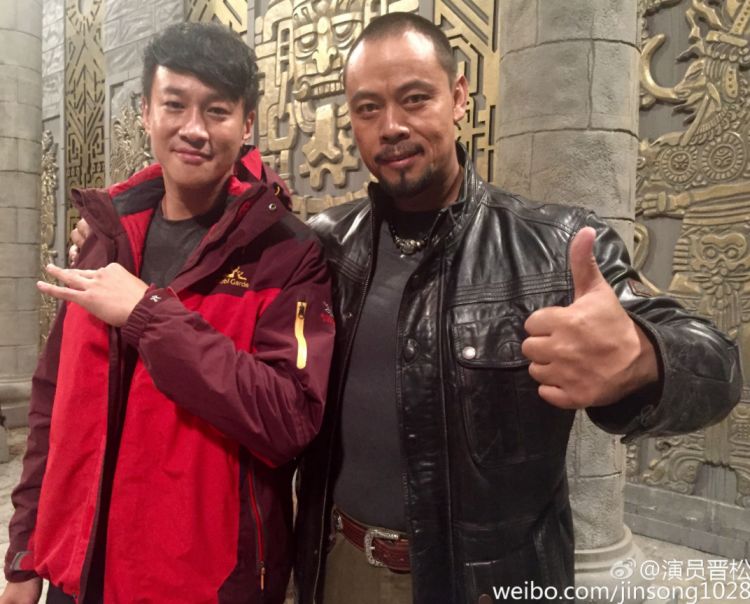 我们中国有一个叫晋松的演员,大家觉得他的身材是怎样