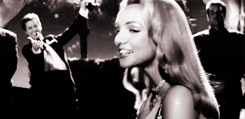 布兰妮年轻时候的颜值在步行街能上7分么?