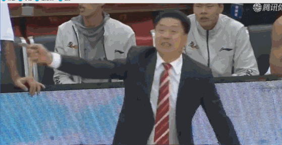 李春江再次不满判罚大闹记录台