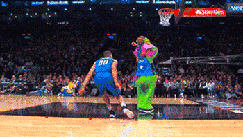 不考虑情怀,从难度观赏度创意来看,16拉文戈登扣篮大赛就是毫无悬念的