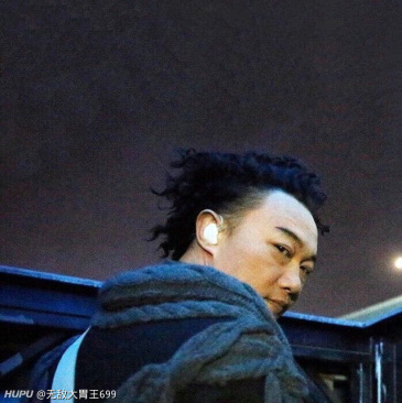 求陈奕迅微信头像!