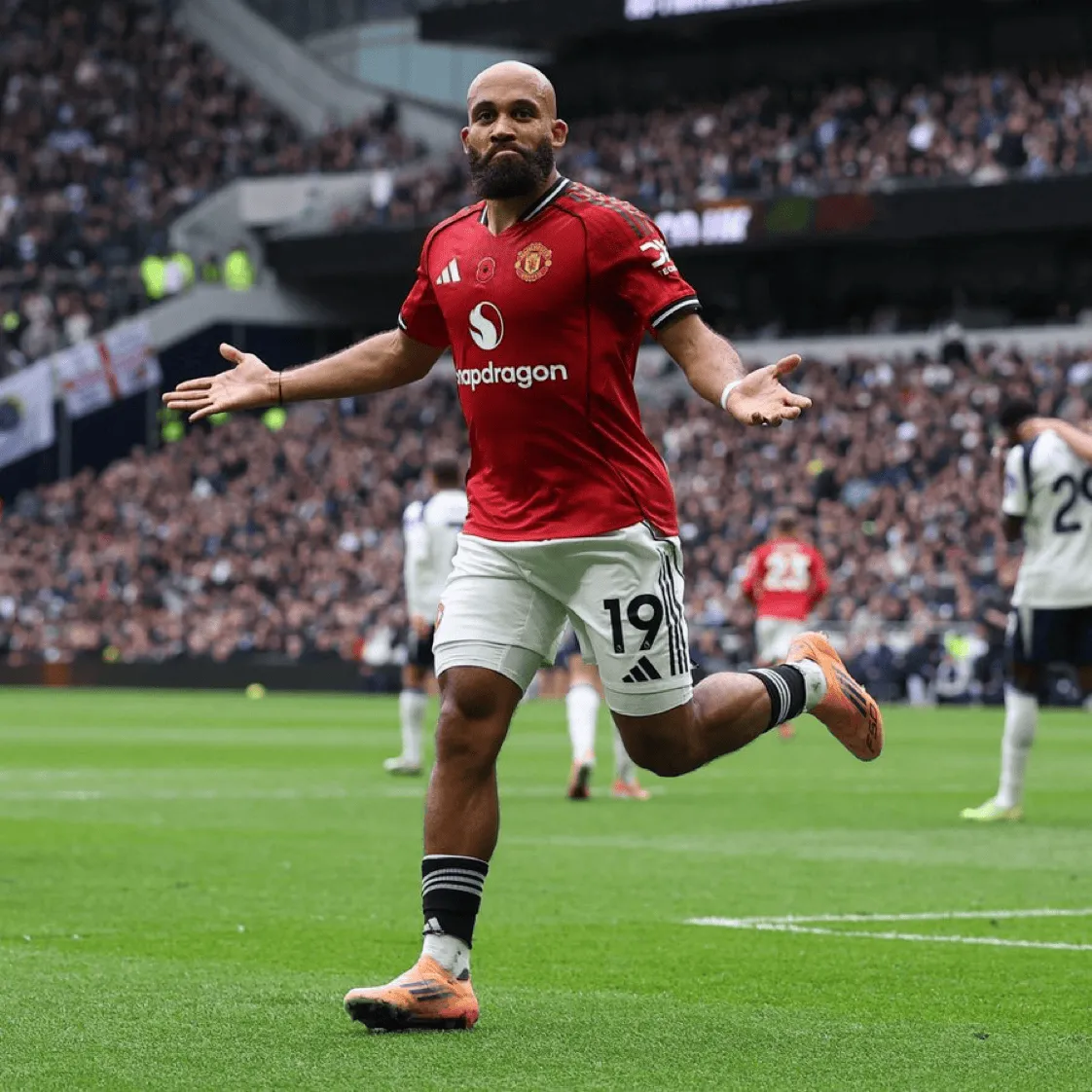 30岁以上球员转会费榜：C罗33岁1.17亿欧居首 凯恩内马尔分列二三