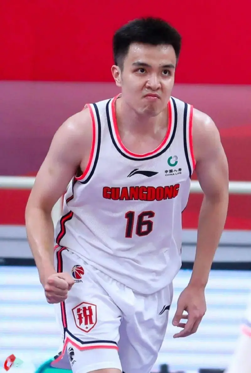 NBA职业联赛中文官网__实时赛程比分+球队资讯现在回想起来曾茂洲是广东队最聪明的球