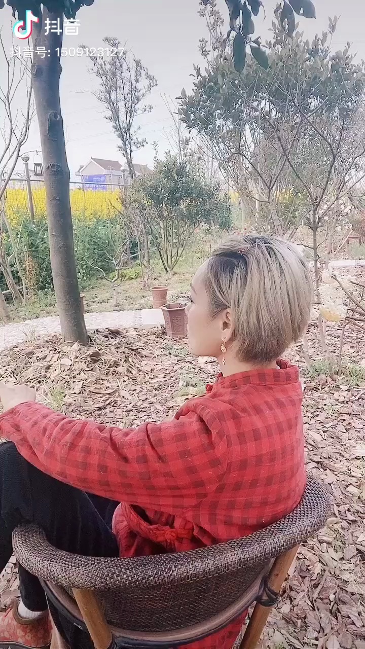 video-poster