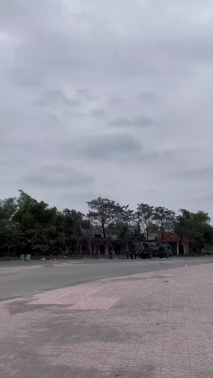 video-poster