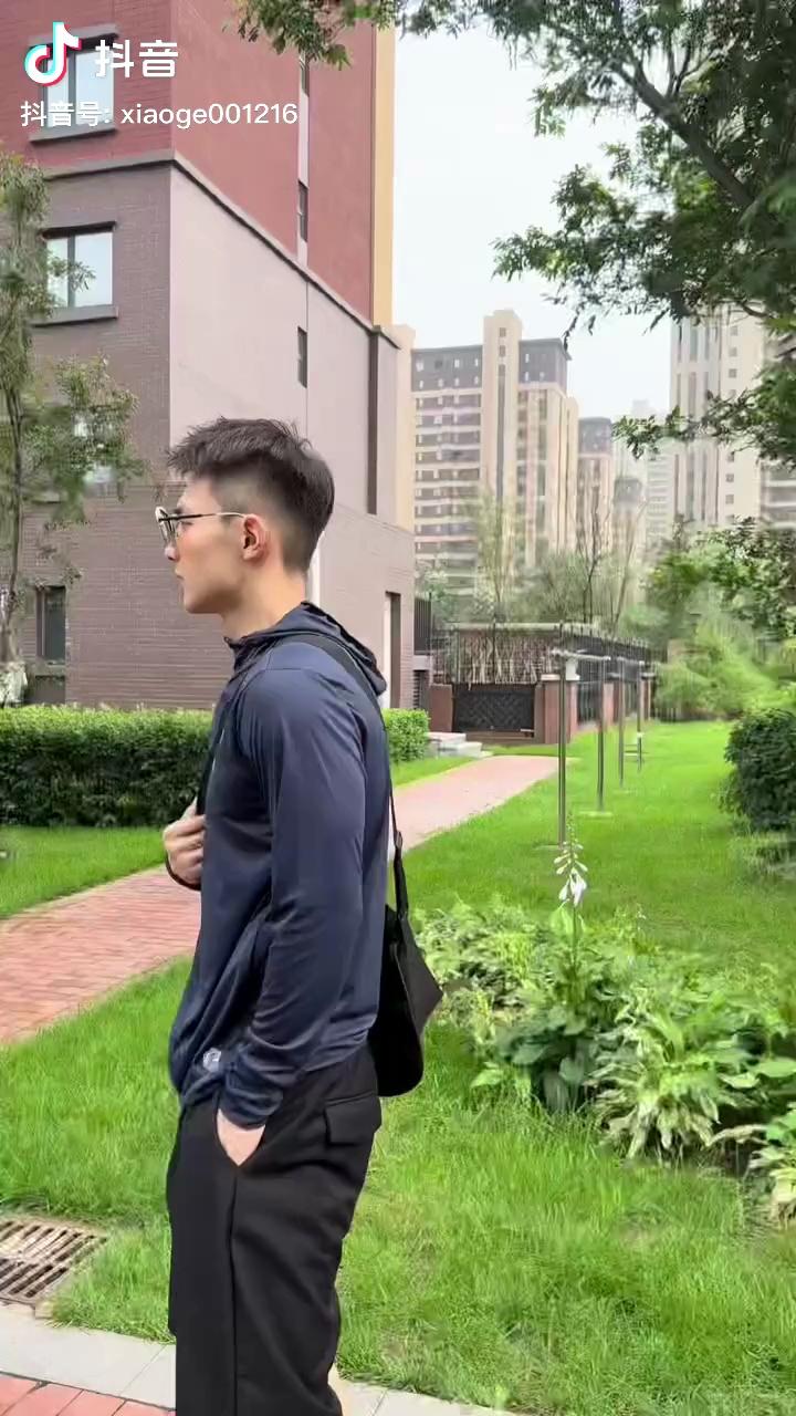 video-poster