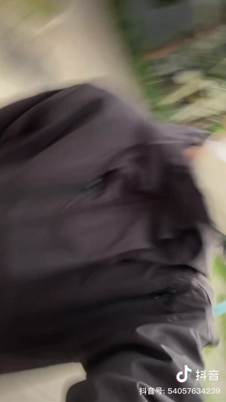 video-poster