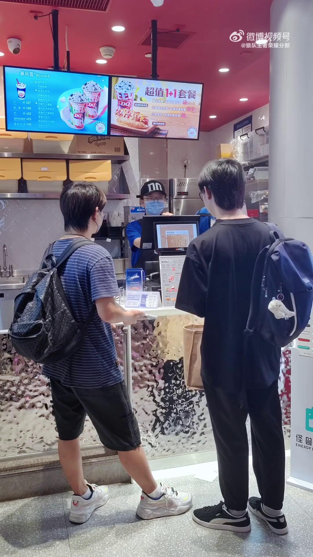 video-poster