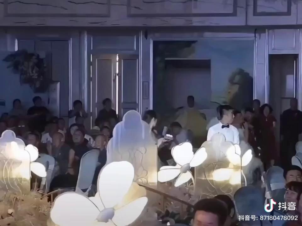 video-poster