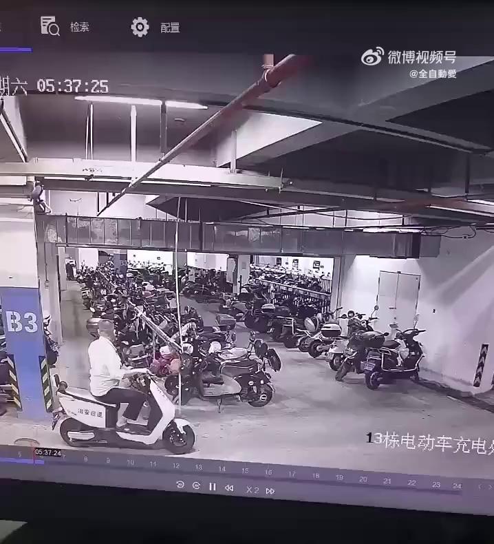 video-poster