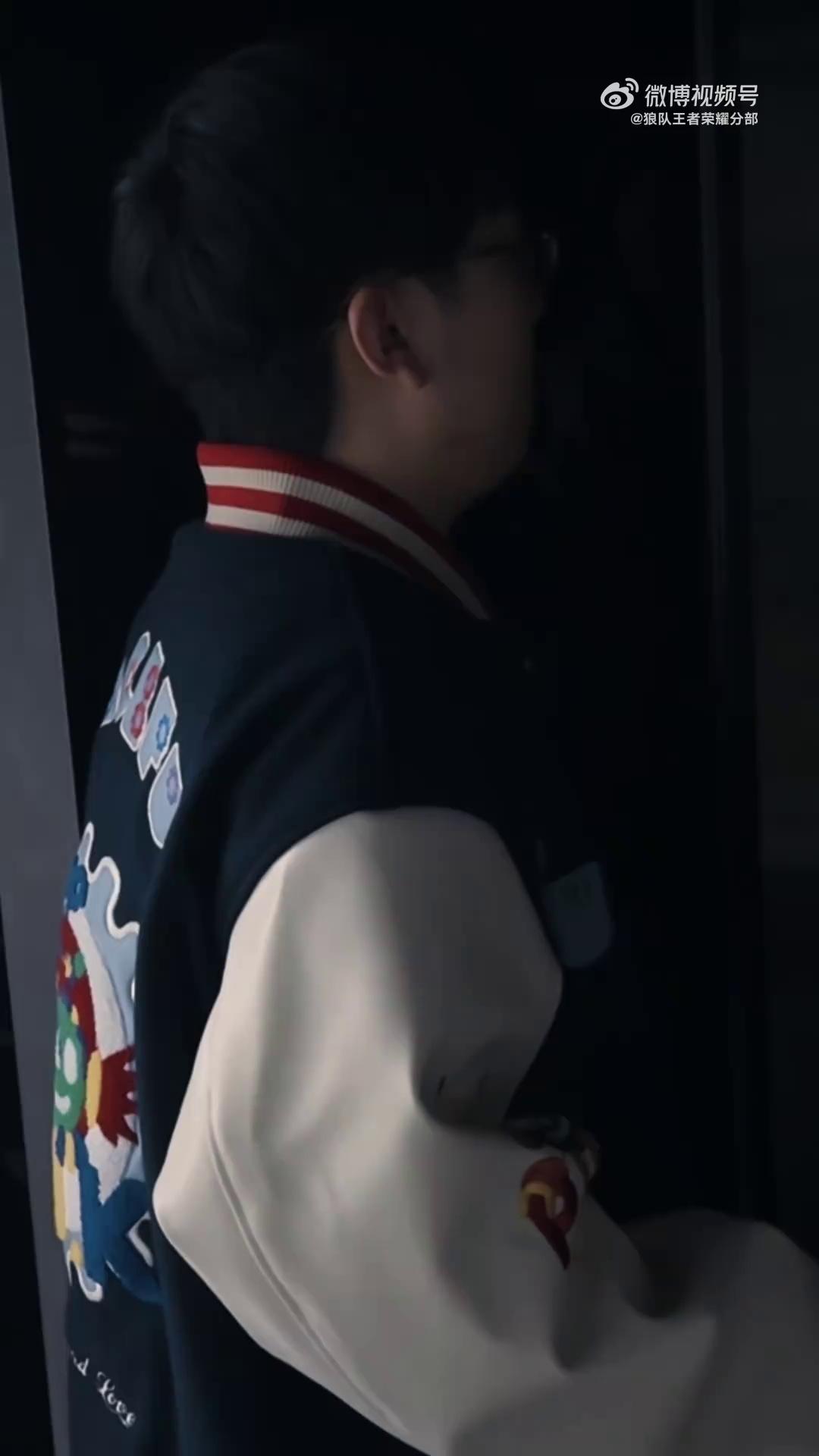 video-poster