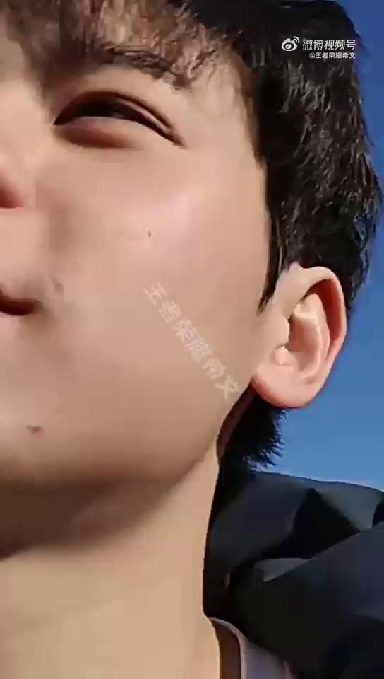 video-poster