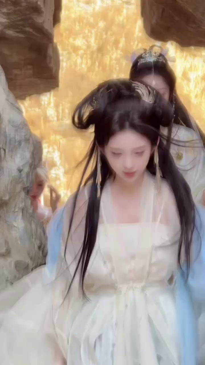 video-poster