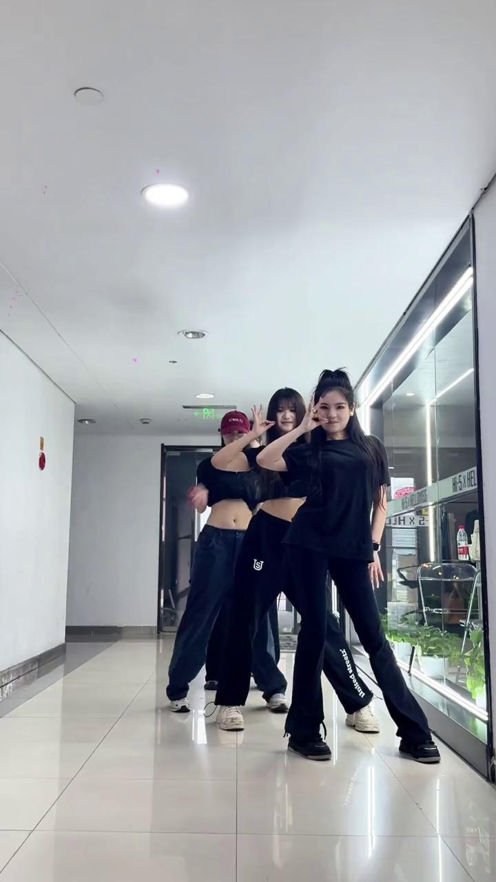 video-poster