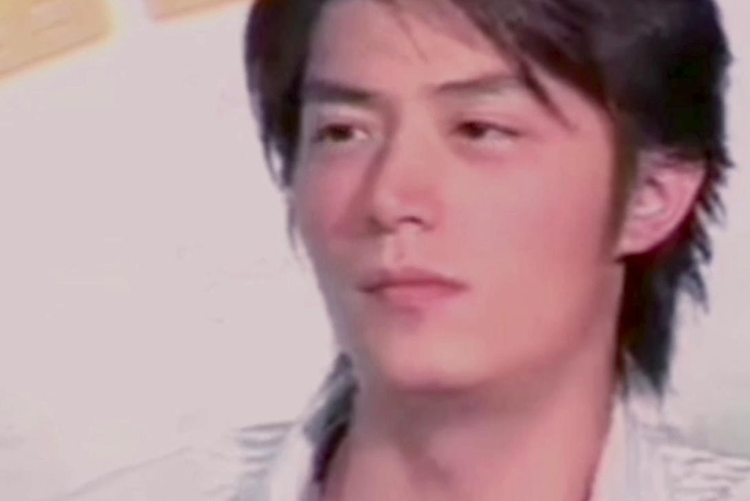 霍建华这年轻时还挺帅的,难怪他自称是花美男