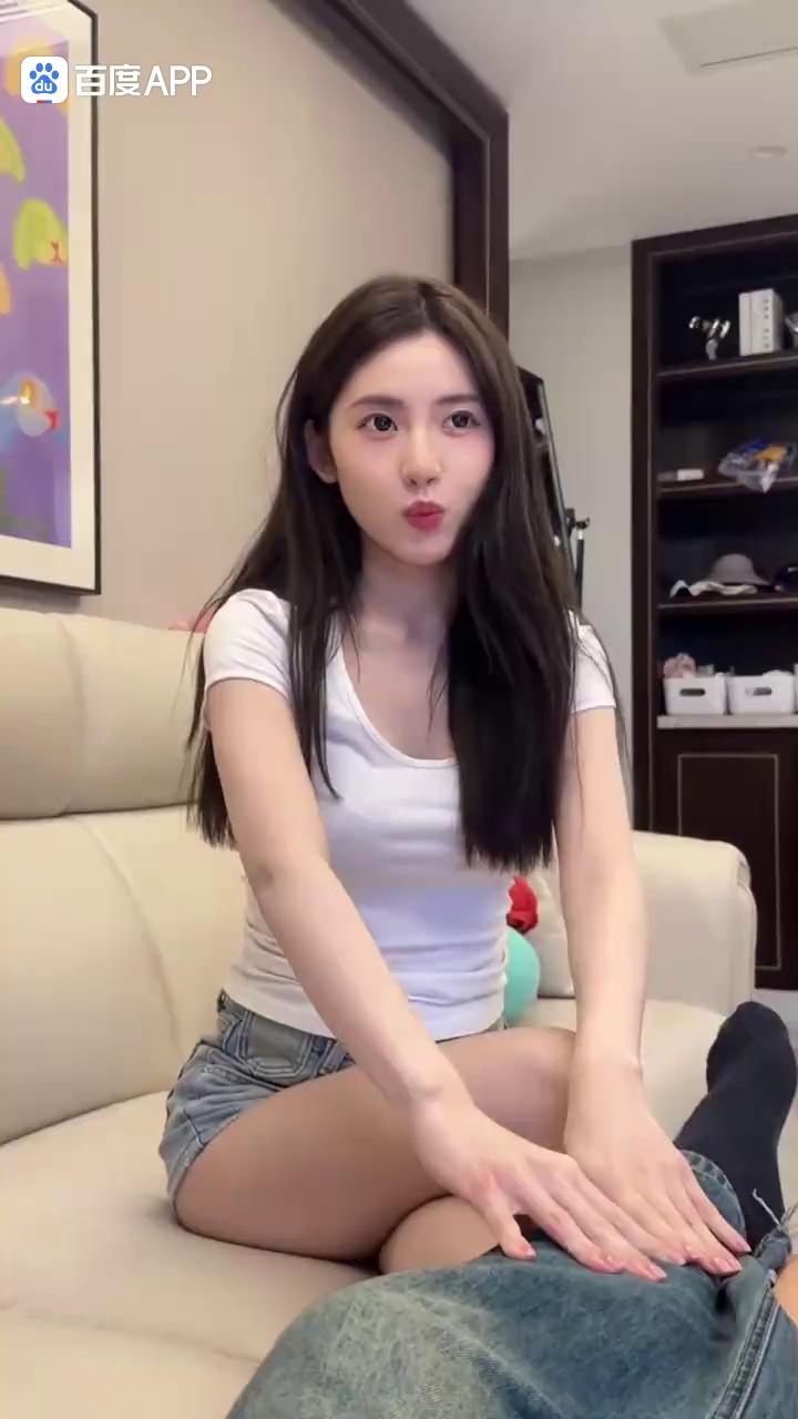 假如你可以娶到这样完美的女朋友,条件是放弃一千万,你愿意吗?