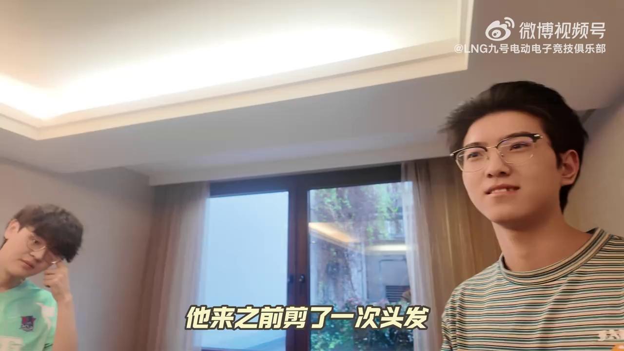 video-poster