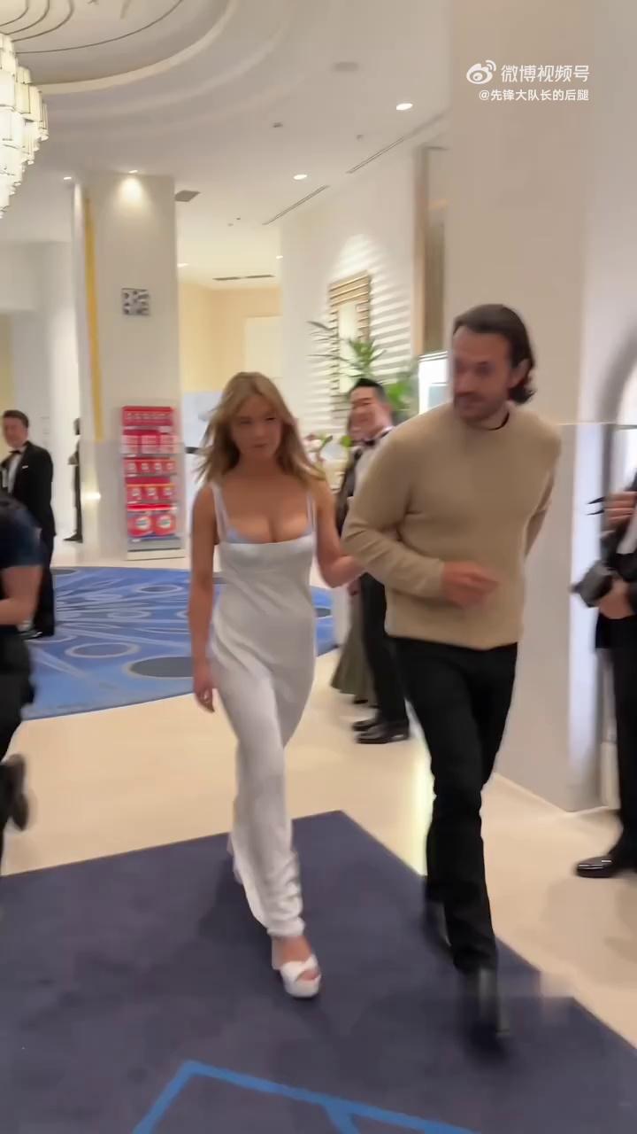 video-poster