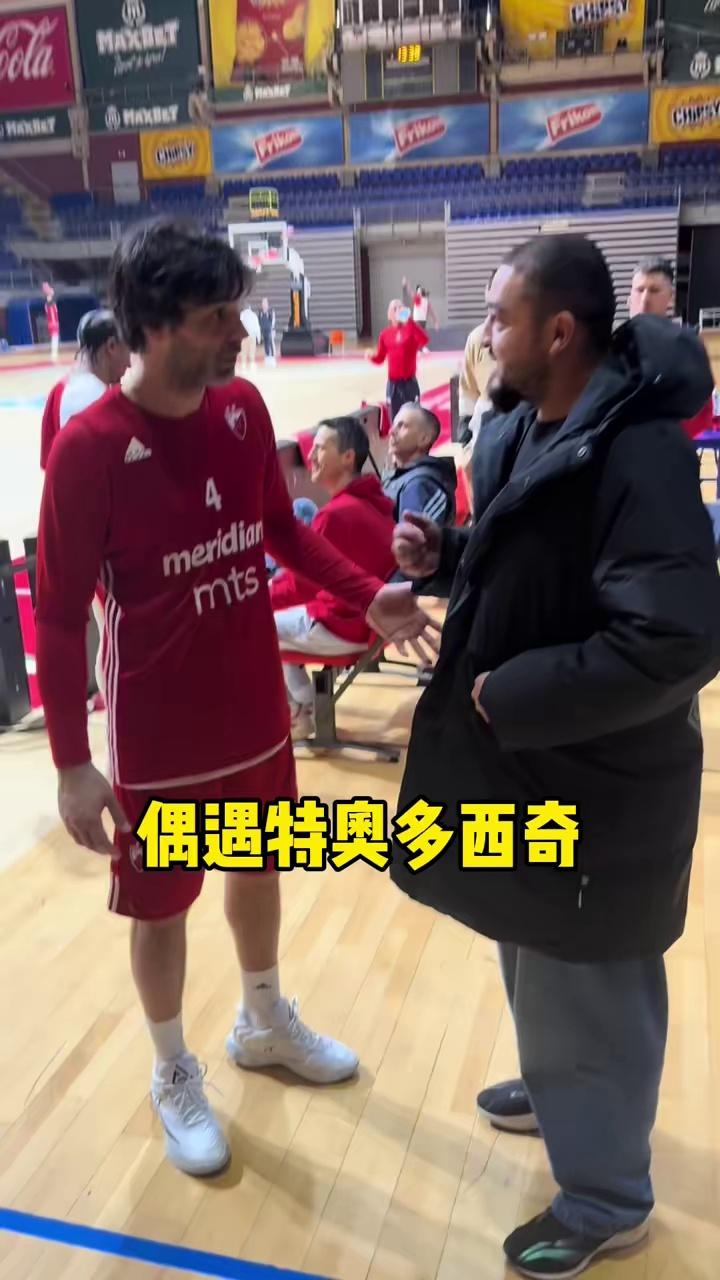 video-poster