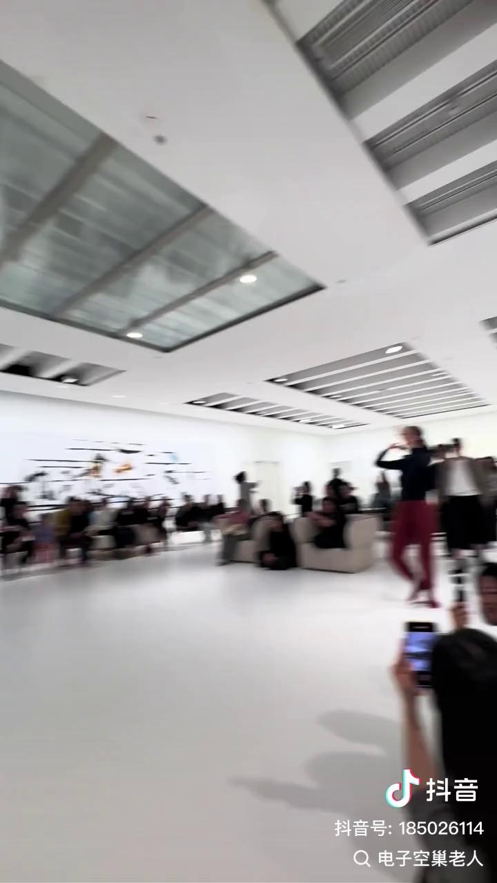 video-poster