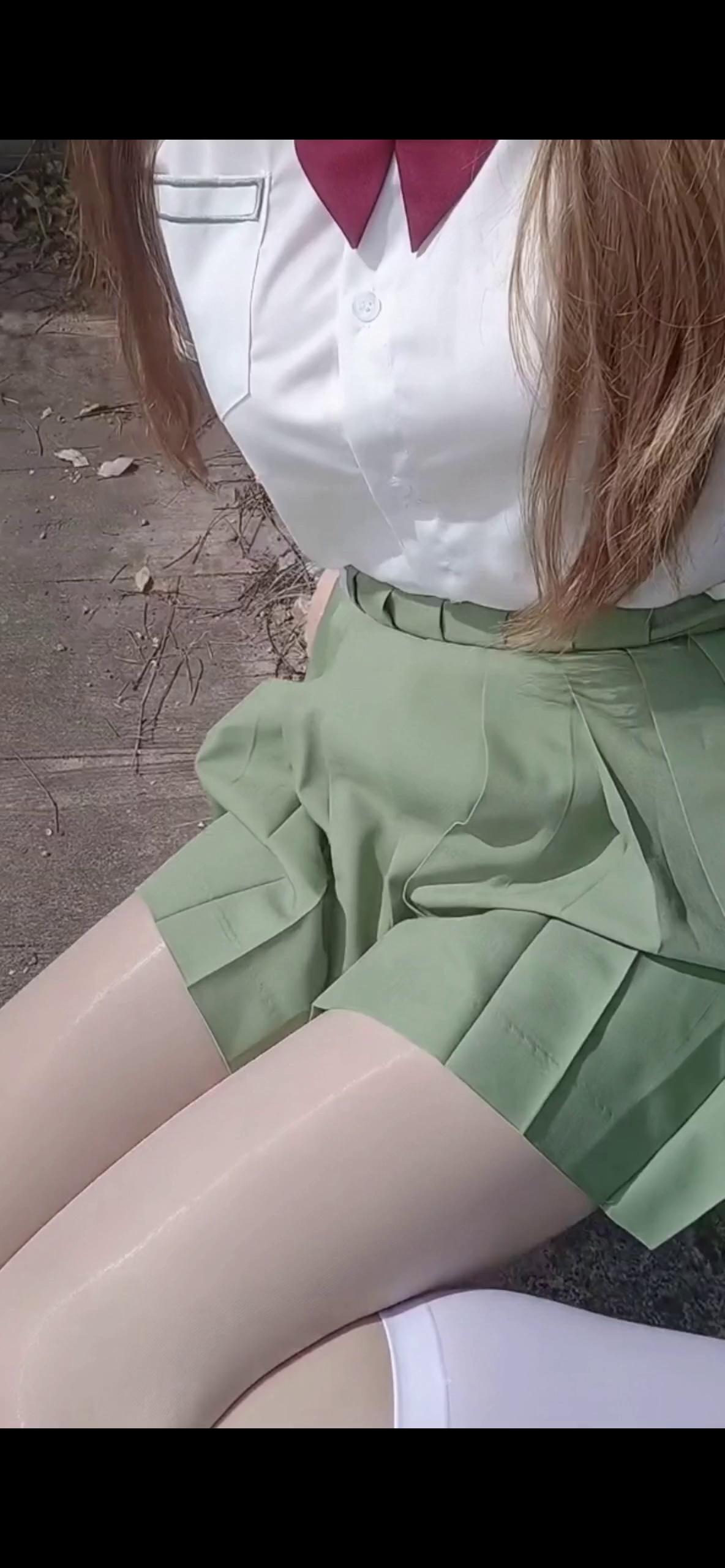 video-poster