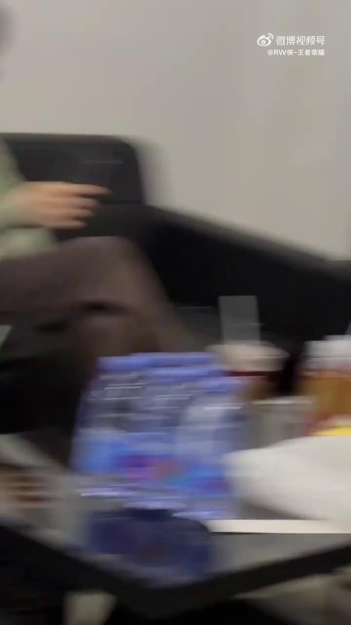 video-poster