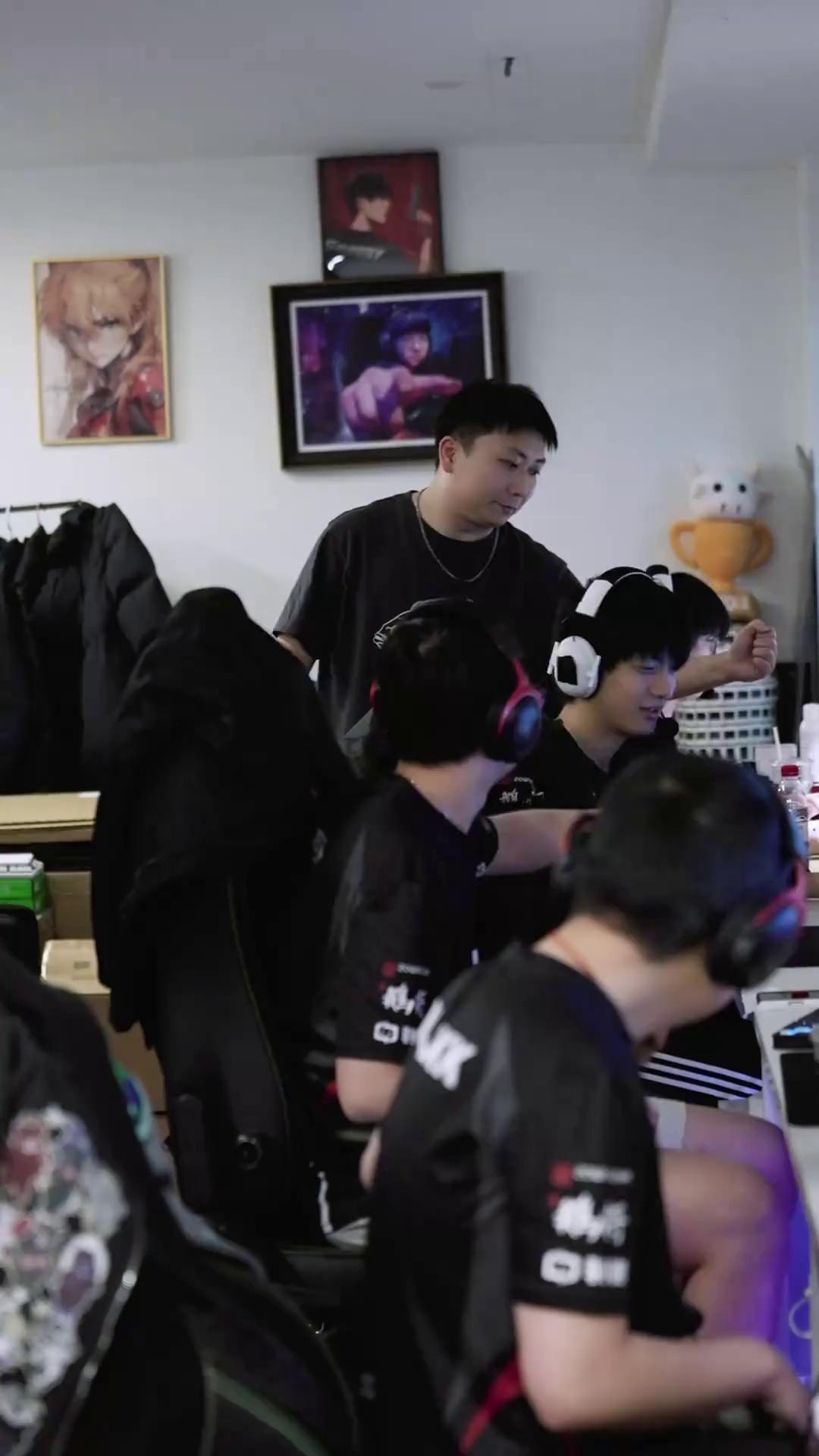 video-poster