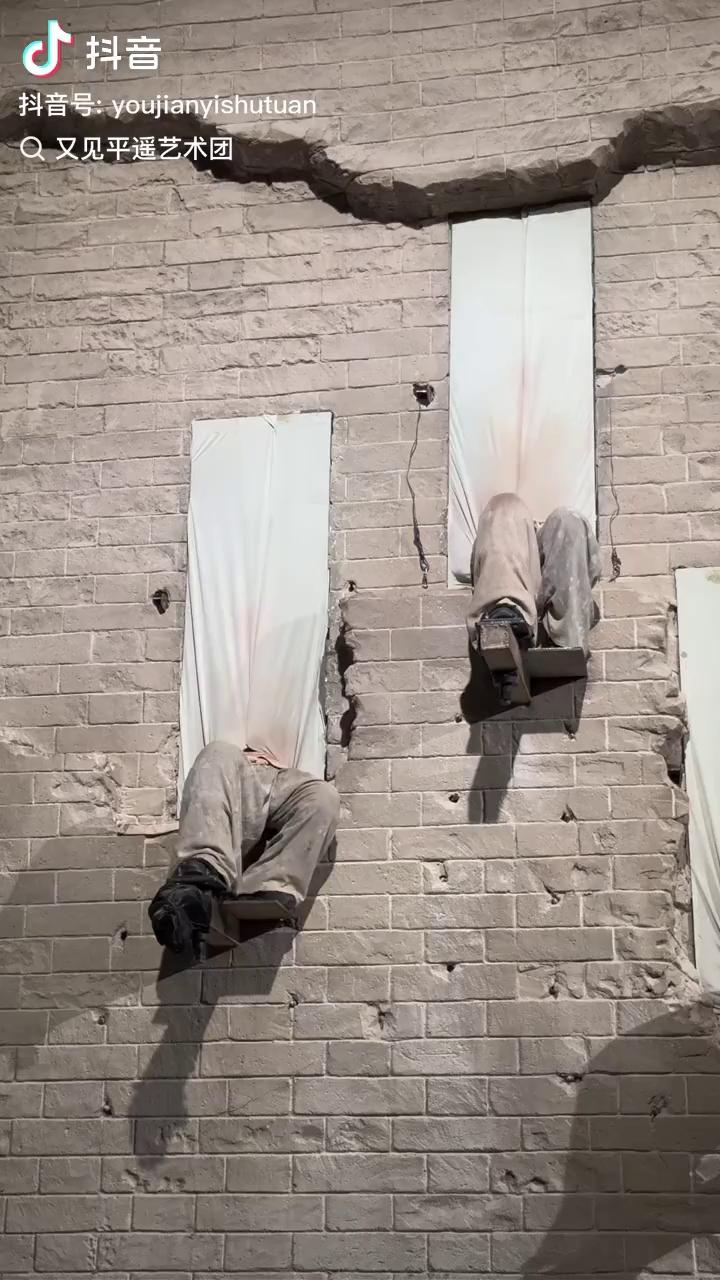 video-poster
