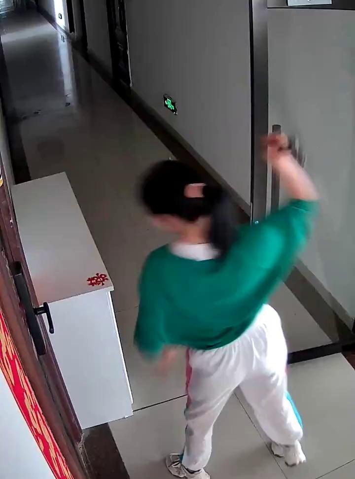 video-poster