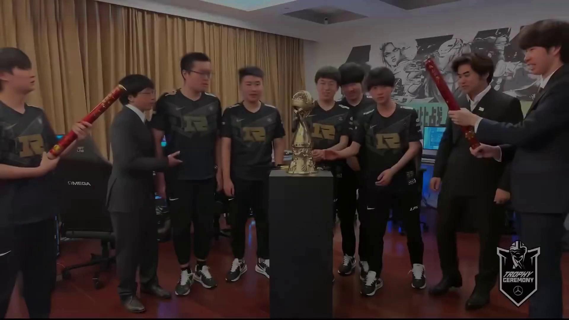 video-poster