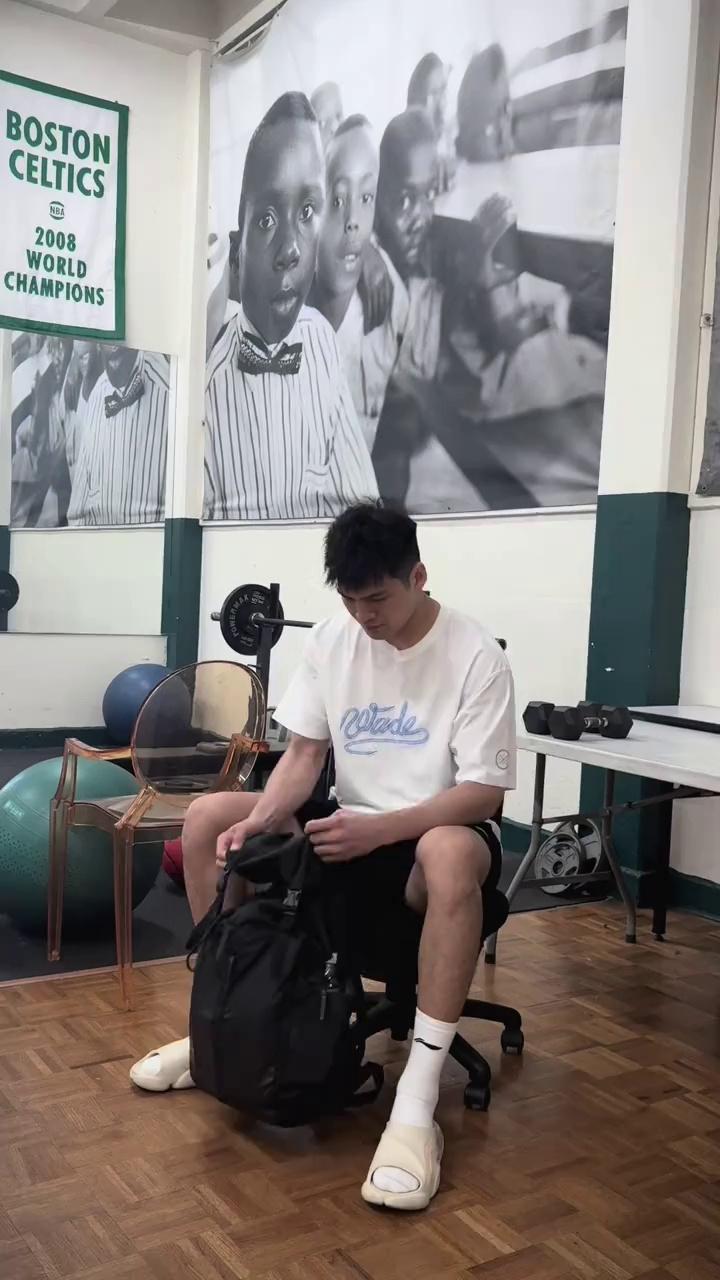 video-poster