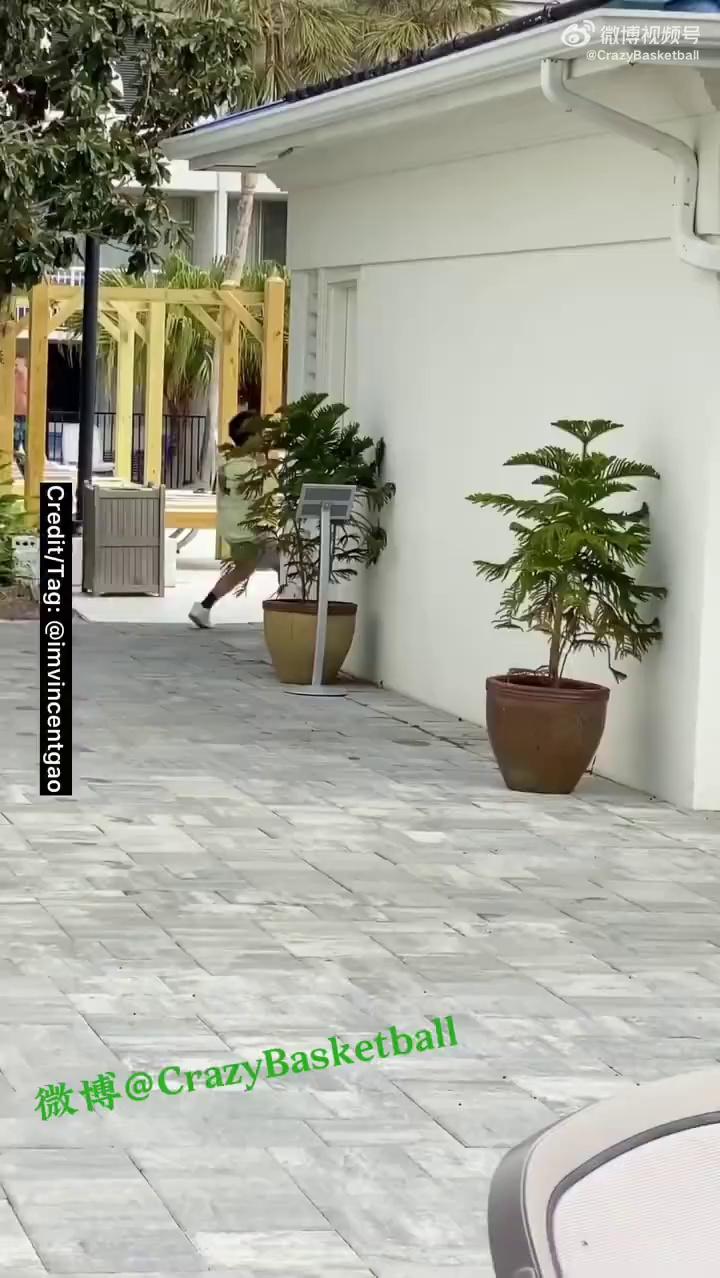 video-poster
