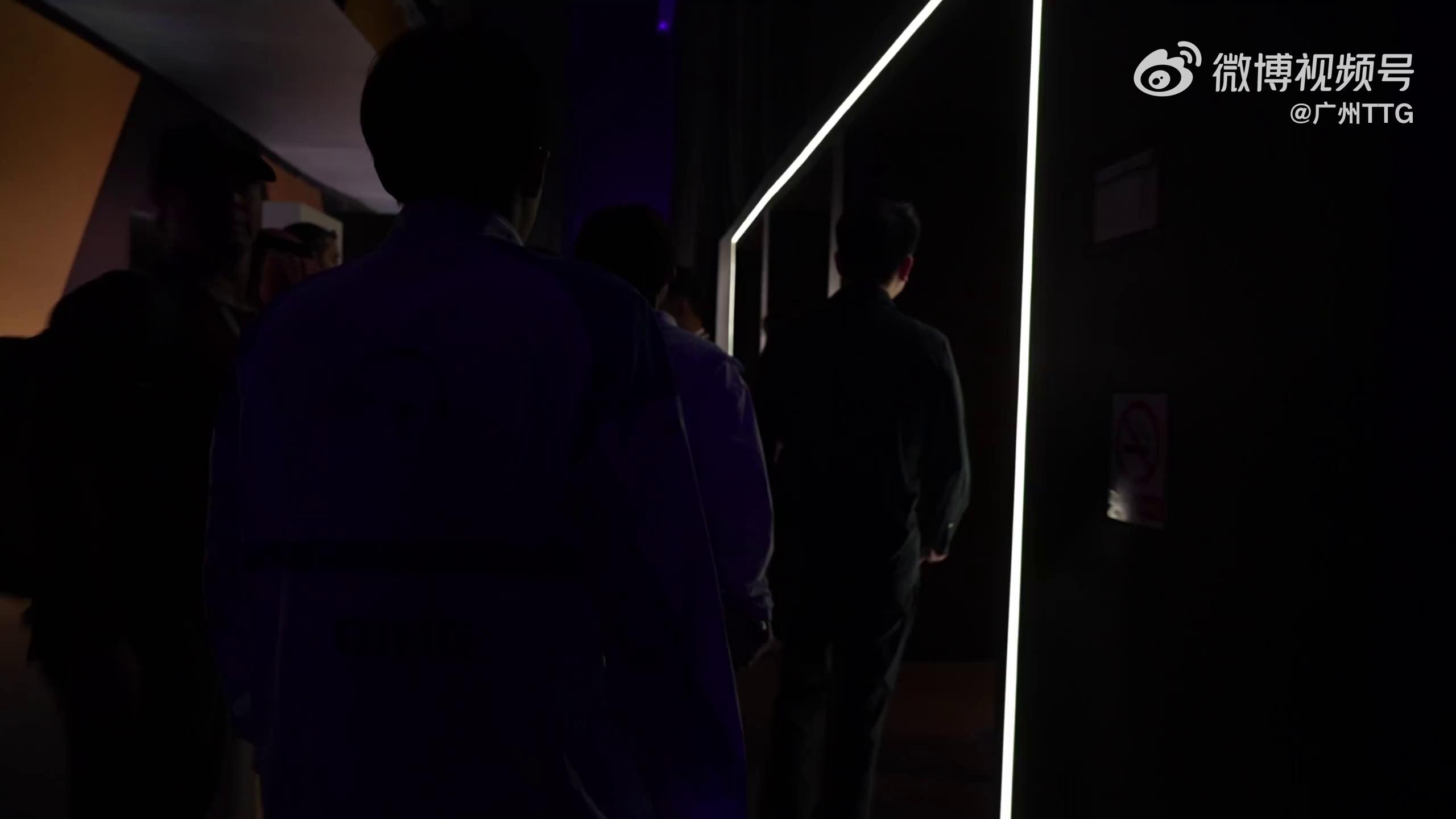 video-poster