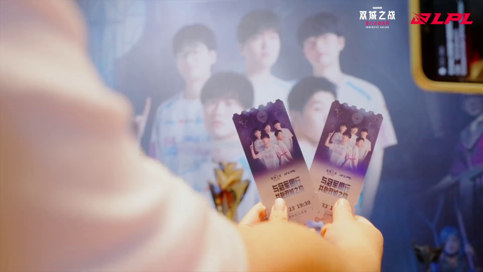 video-poster