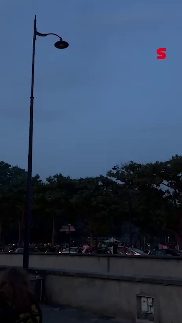 video-poster