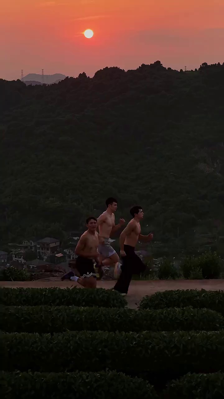 video-poster