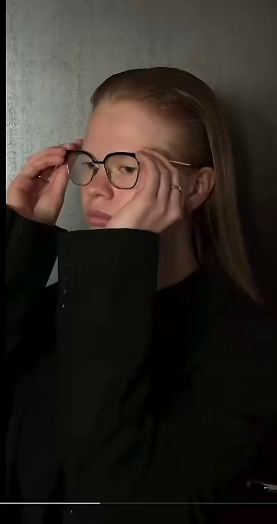 video-poster