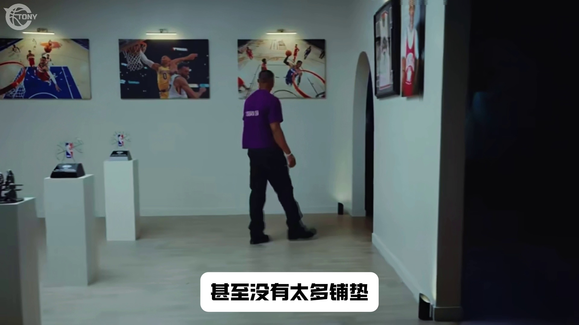 video-poster