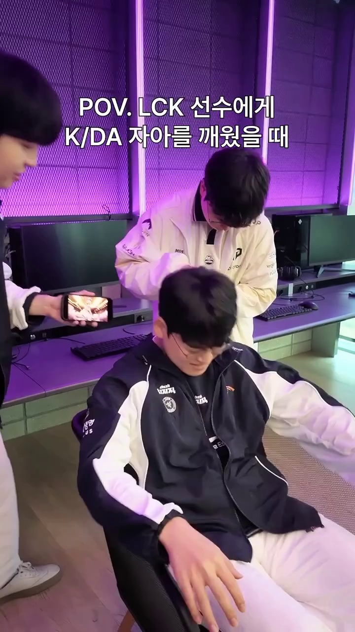 video-poster