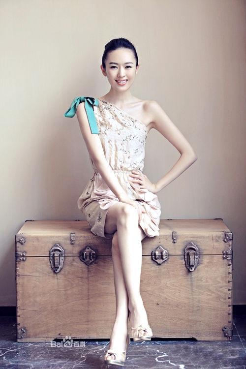 她跟章子怡像吗?像吗?