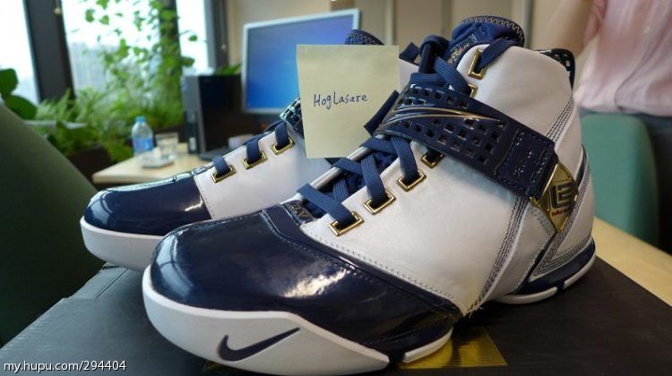 nike lebron 5 耐克詹姆斯5代元年蓝白配色,国外公司货全新原盒,42码.