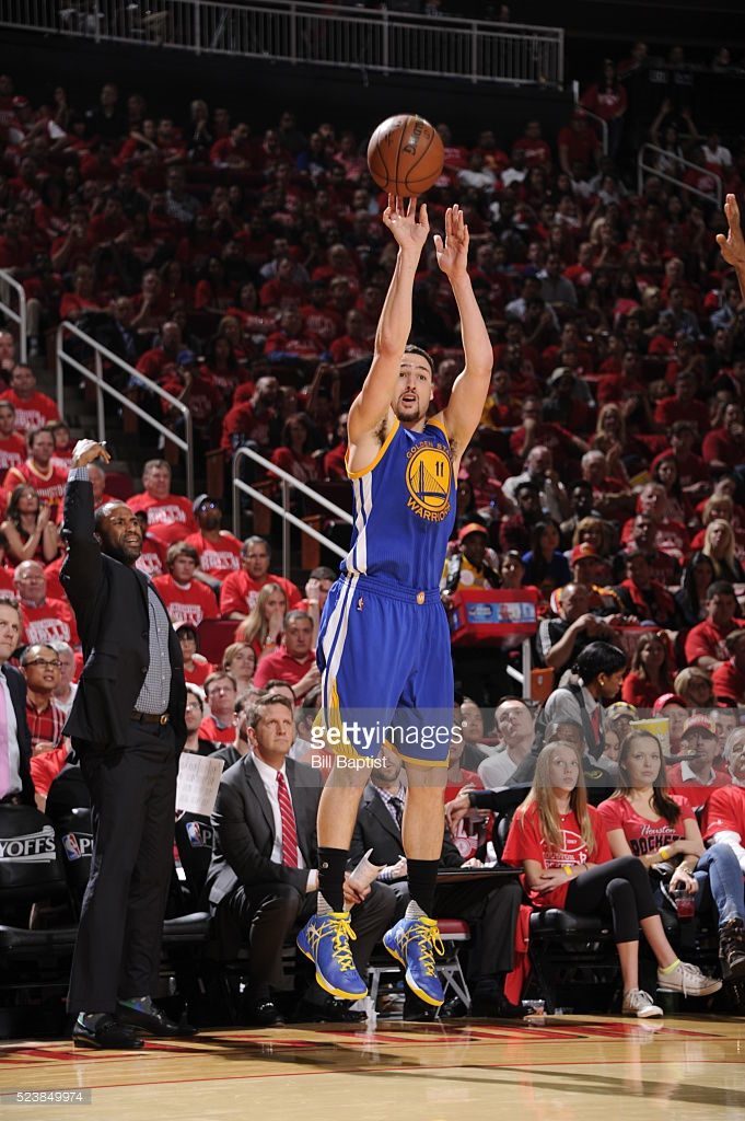 克莱.汤普森赛场上脚anta kt 1 "playoff" pe