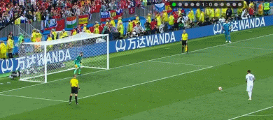 阿金费耶夫屡救险+扑两点，俄罗斯点球4-3总比分5-4淘汰西班牙