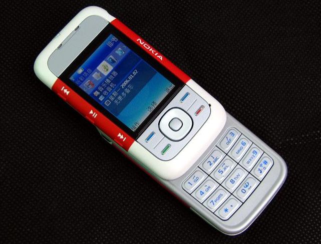 [手机评测人]"2006年潮流之最"滑盖音乐手机——诺基亚5300 总评分4.