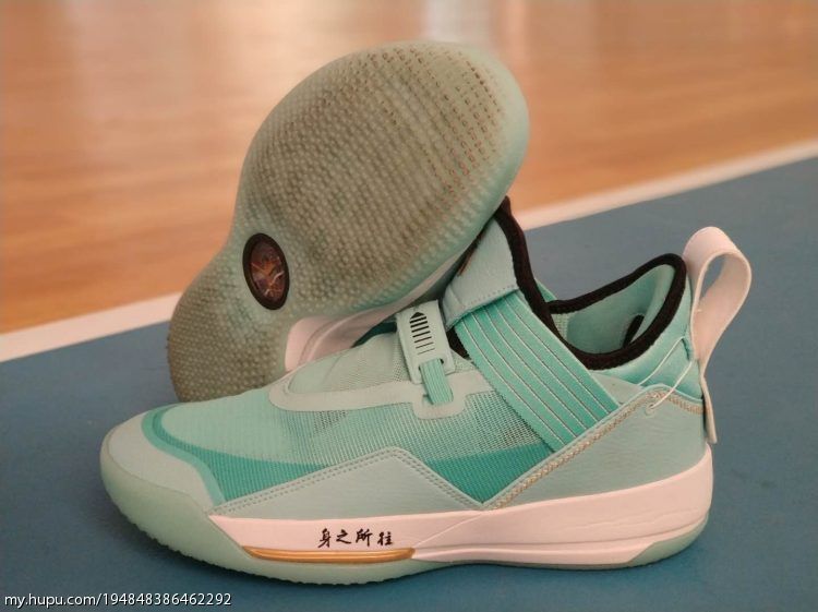 aj33莆田复刻( 莆田aj33和正版差距大吗 )