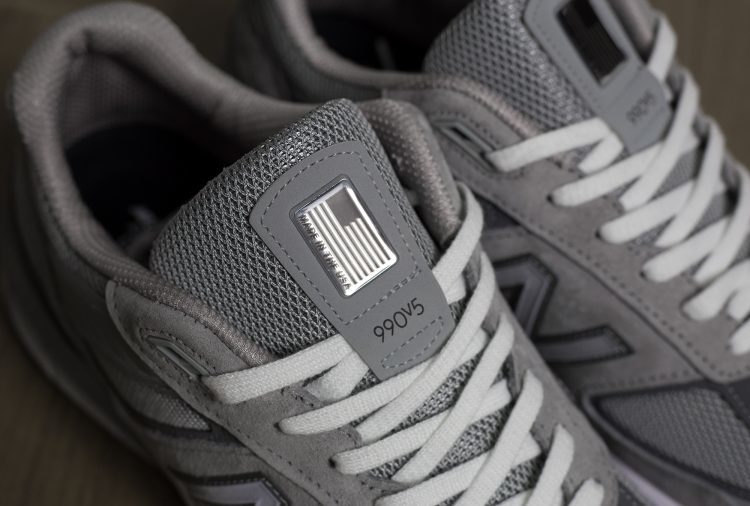 诚意不足的new balance990v5,第五代990算是最失败仓促的一代.