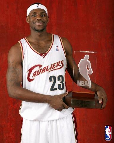 来说说当年那个"小皇帝"詹姆斯刚进联盟带来的冲击感