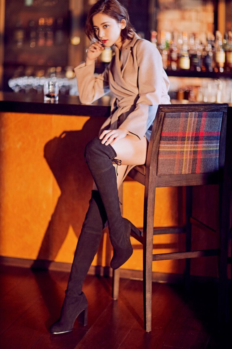 9位女星的过膝长靴造型,哪个最诱人?